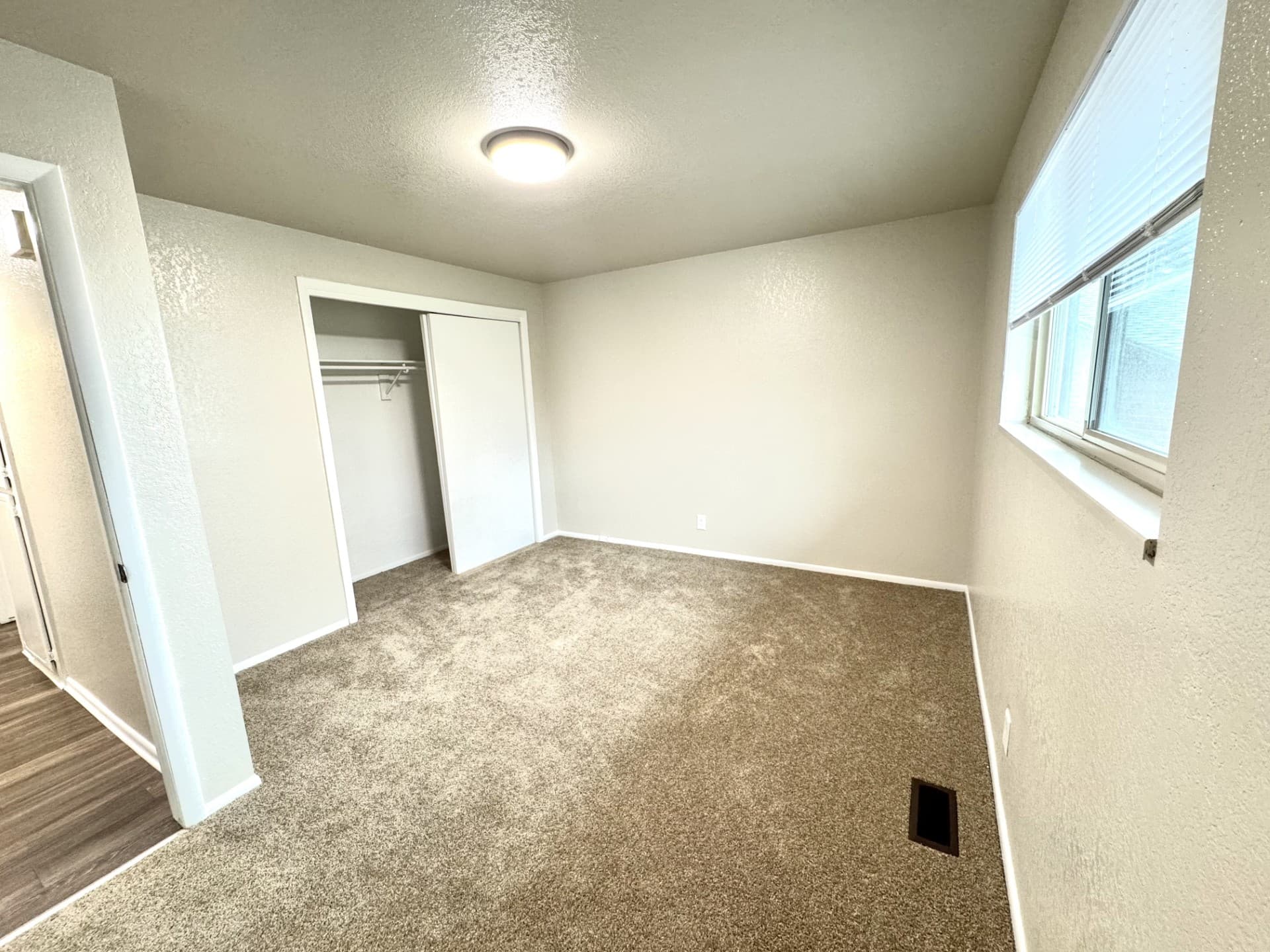 Holladay Apartment: 1750 E Murray Holladay Rd