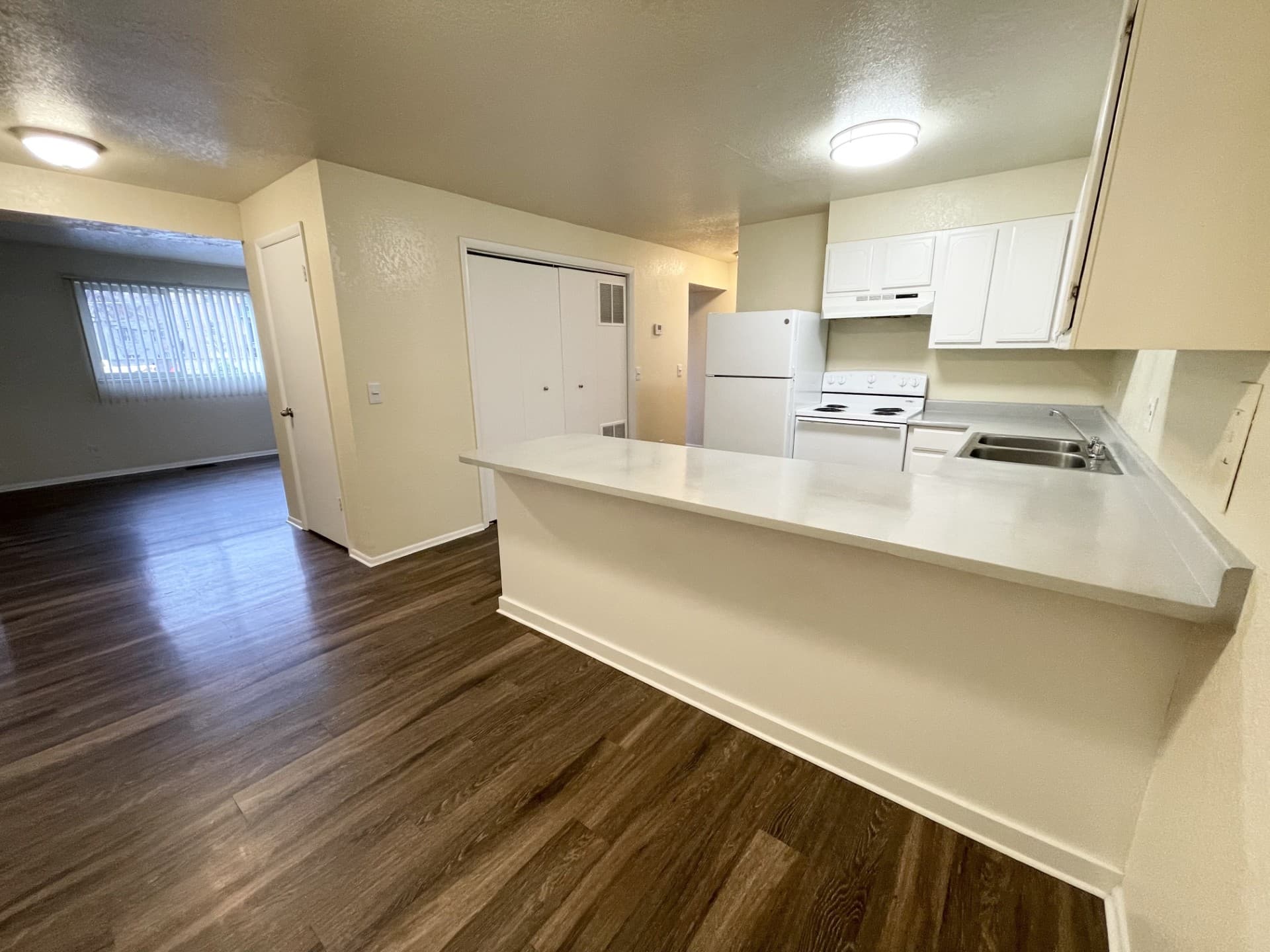 Holladay Apartment: 1750 E Murray Holladay Rd
