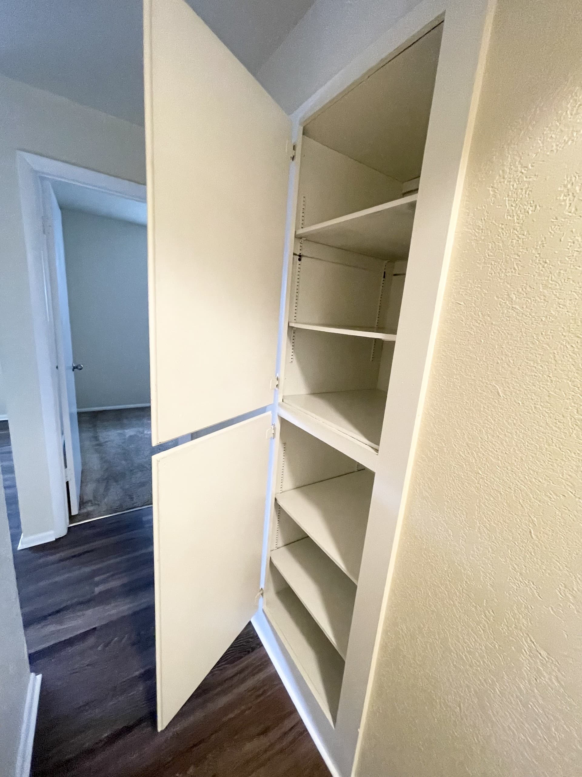 Holladay Apartment: 1750 E Murray Holladay Rd