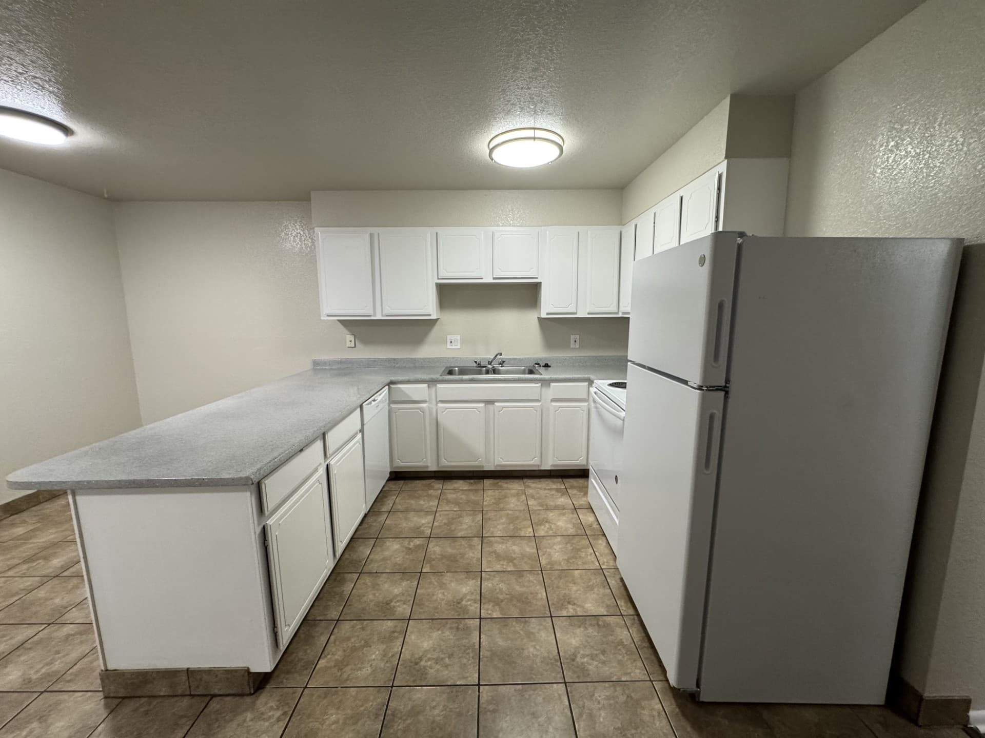Holladay Apartment: 1750 E Murray Holladay Rd