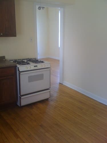 Chicago Apartment: 5671 N Clark St