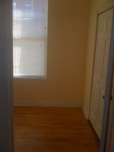 Chicago Apartment: 5671 N Clark St