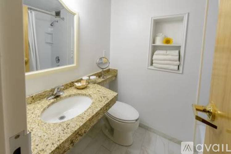 Norwalk Apartment: 99 East Avenue