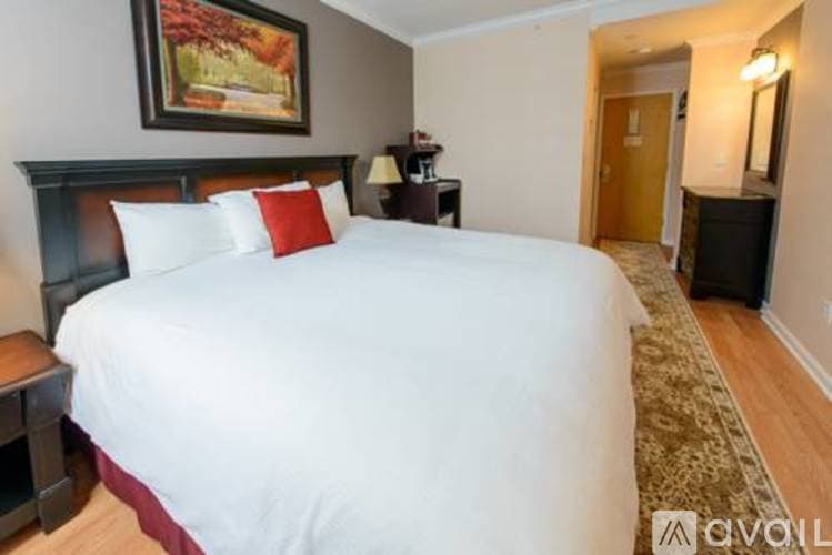 Norwalk Apartment: 99 East Avenue
