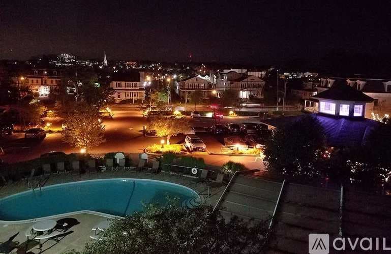 Norwalk Apartment: 99 East Avenue