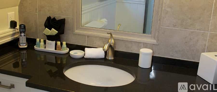 Norwalk Apartment: 99 East Avenue