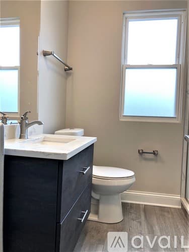 Chicago Apartment: 1432 W Farragut Ave