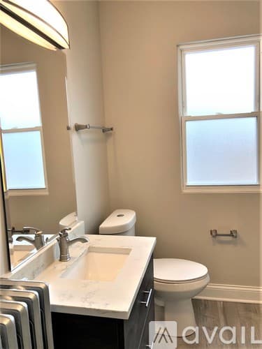 Chicago Apartment: 1432 W Farragut Ave