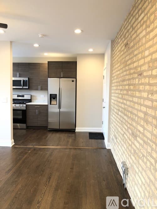 Chicago Apartment: 1432 W Farragut Ave