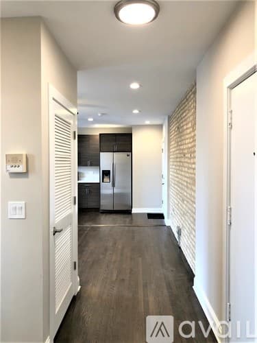Chicago Apartment: 1432 W Farragut Ave