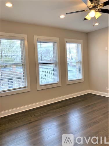 Chicago Apartment: 1432 W Farragut Ave