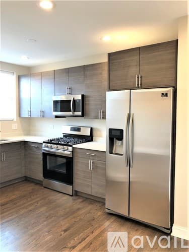 Chicago Apartment: 1432 W Farragut Ave