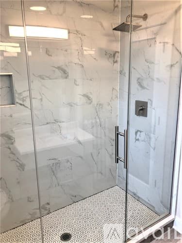 Chicago Apartment: 1432 W Farragut Ave