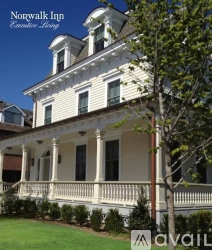 Norwalk Apartment: 99 East Avenue
