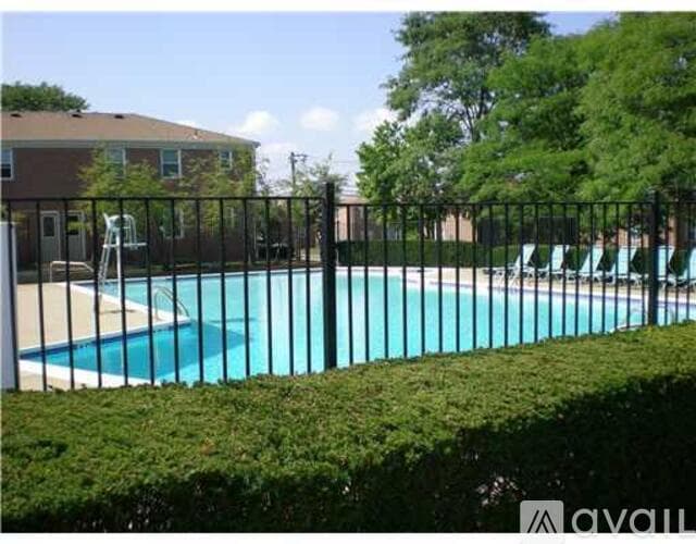Edison Apartment: 50 Fox Rd