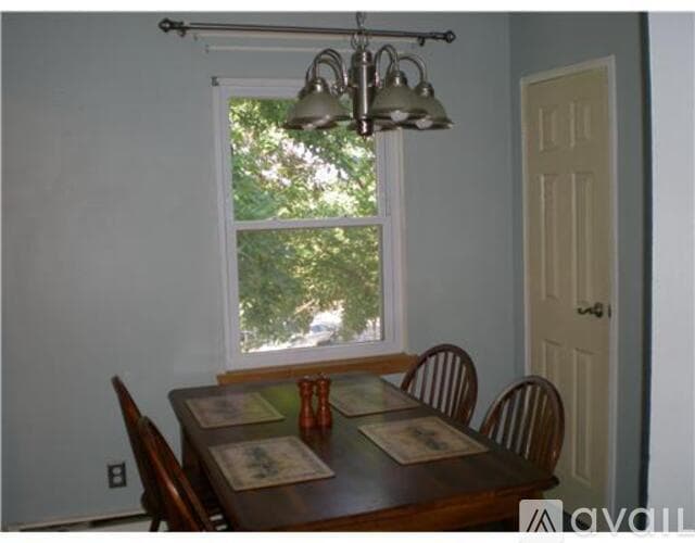 Edison Apartment: 50 Fox Rd