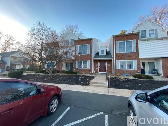 Windsor Locks Condo: 10 Concorde Way