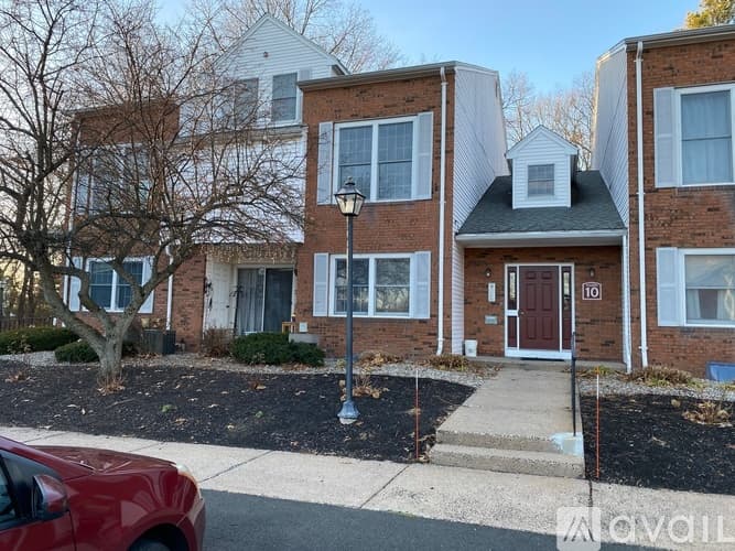 Windsor Locks Condo: 10 Concorde Way
