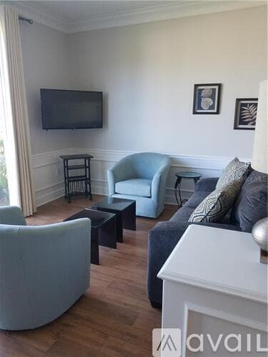 Osprey Apartment: 51 Macewen Dr