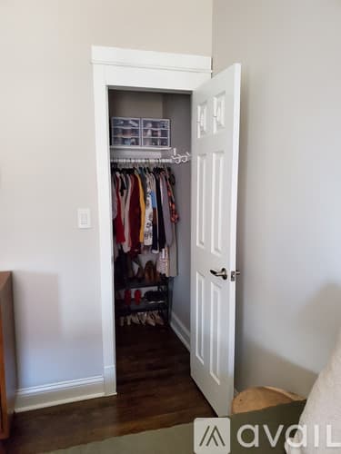 Chicago Apartment: 1634 W Roscoe Street
