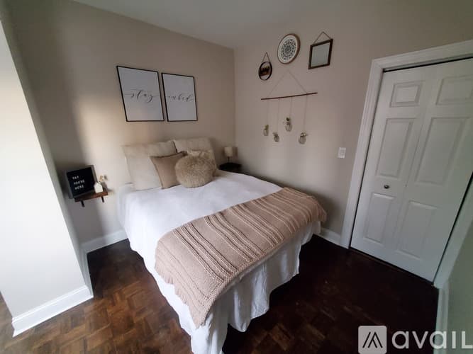 Chicago Apartment: 1634 W Roscoe Street