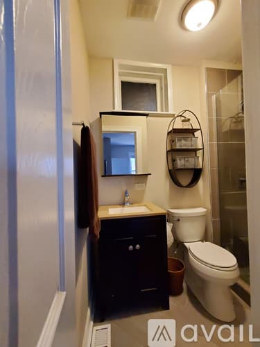 Chicago Apartment: 1634 W Roscoe Street