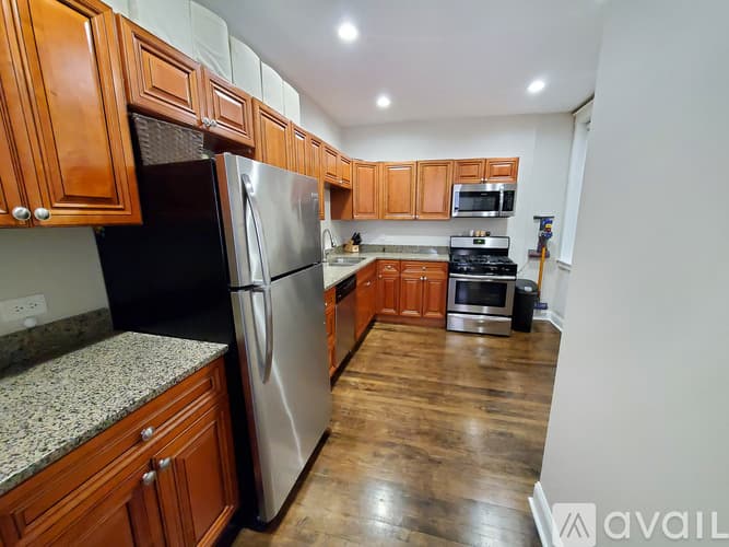 Chicago Apartment: 1634 W Roscoe Street