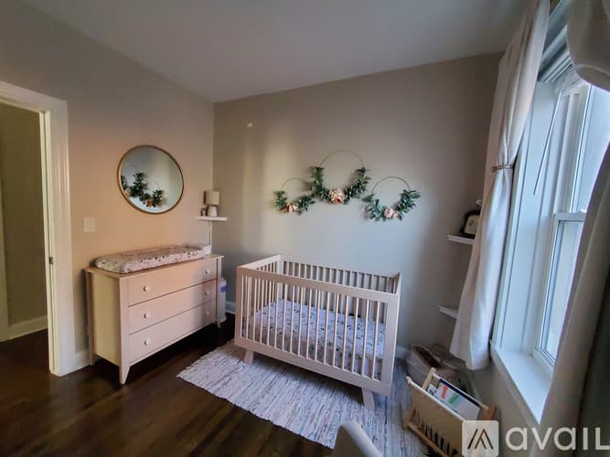 Chicago Apartment: 1634 W Roscoe Street