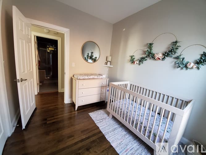 Chicago Apartment: 1634 W Roscoe Street