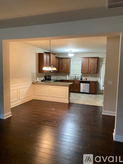 Locust Grove House: 408 Louise Way