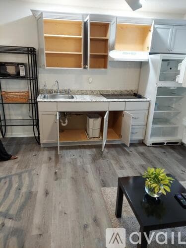 Clermont House: 2950 White Magnolia Loop