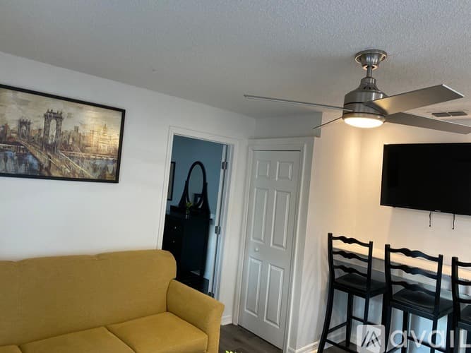 Clermont House: 2950 White Magnolia Loop