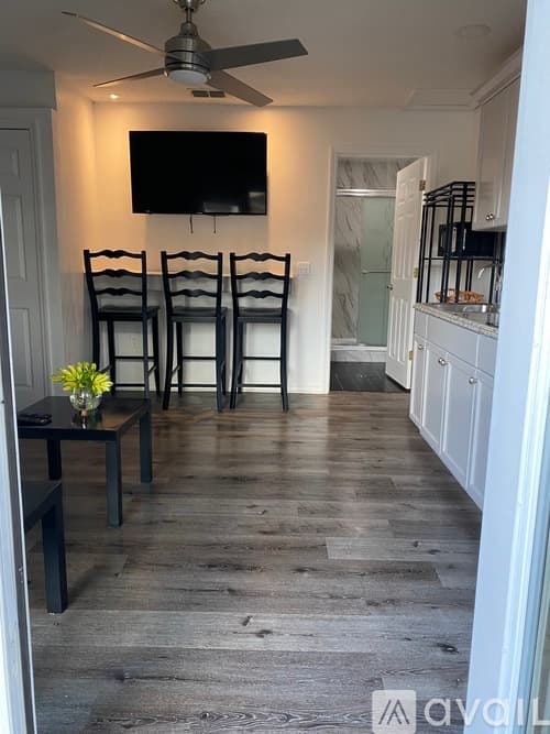 Clermont House: 2950 White Magnolia Loop