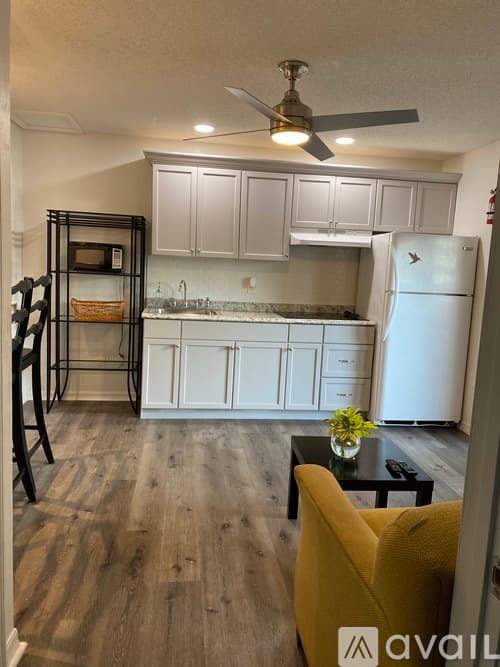 Clermont House: 2950 White Magnolia Loop
