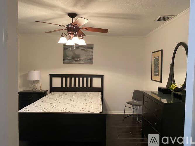 Clermont House: 2950 White Magnolia Loop