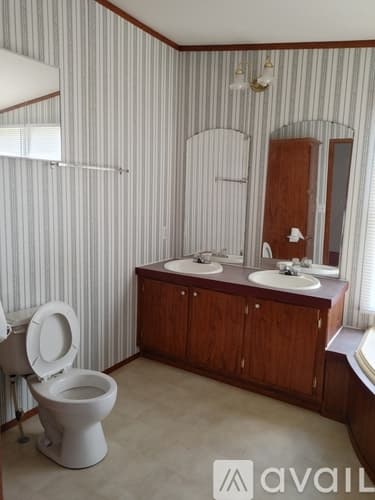 Blythe House: 2429 Hoods Chapel Rd