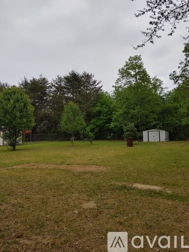 Blythe House: 2429 Hoods Chapel Rd