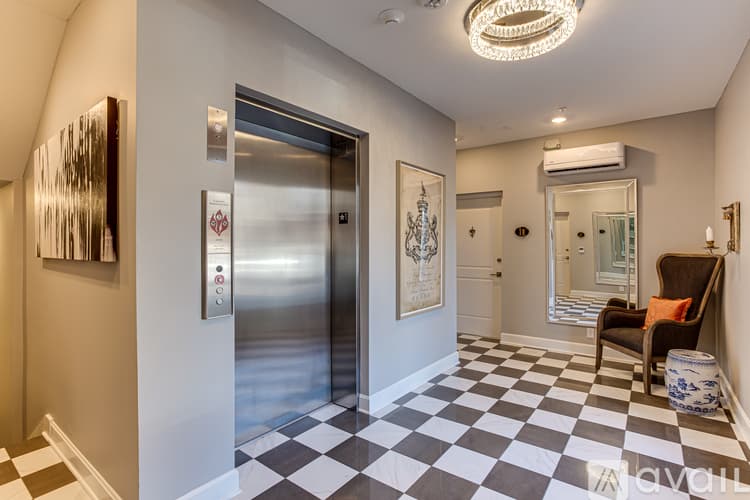 Kansas City Apartment: 4505 Summit St