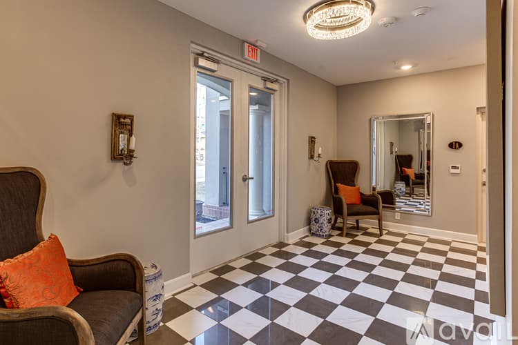 Kansas City Apartment: 4505 Summit St