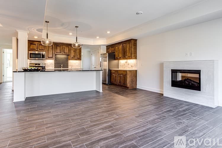 Kansas City Apartment: 4505 Summit St