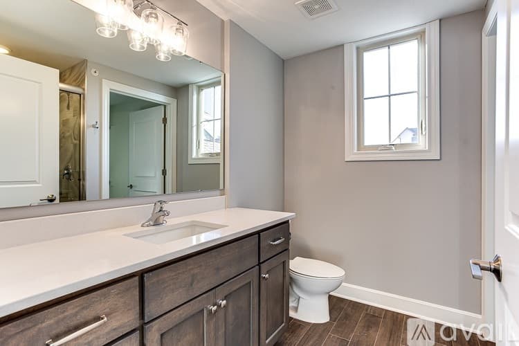 Kansas City Apartment: 4505 Summit St