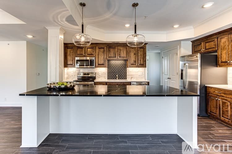 Kansas City Apartment: 4505 Summit St