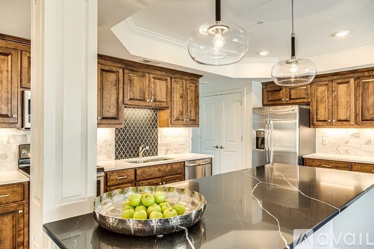 Kansas City Apartment: 4505 Summit St
