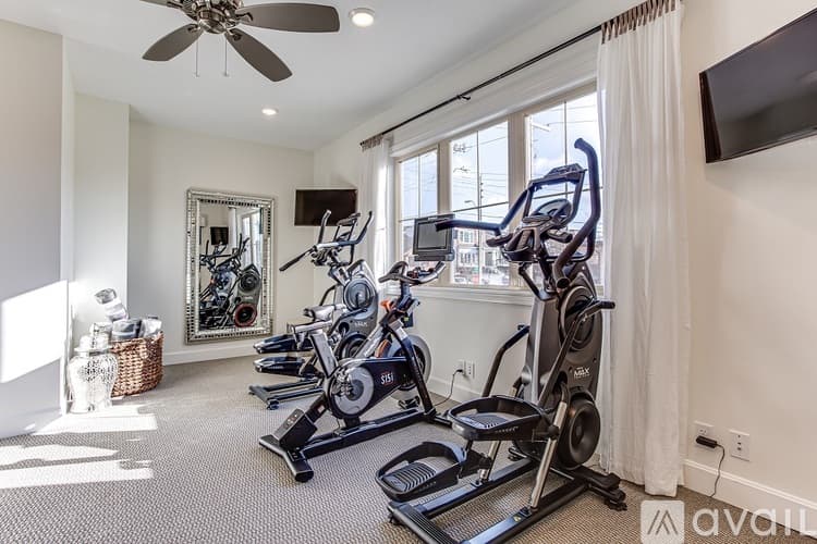 Kansas City Apartment: 4505 Summit St