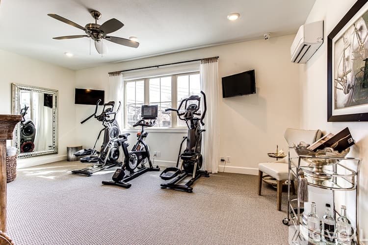 Kansas City Apartment: 4505 Summit St