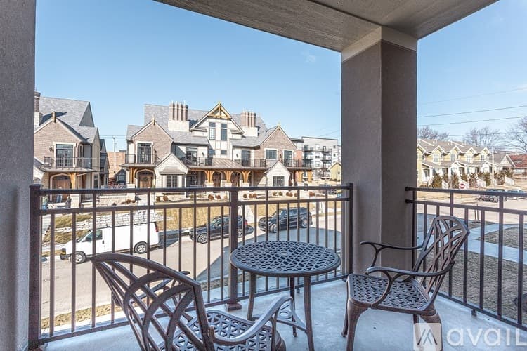 Kansas City Apartment: 4505 Summit St