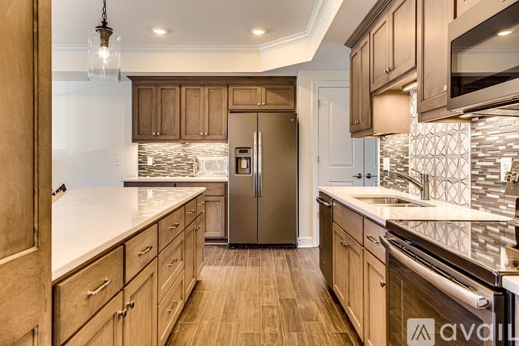 Kansas City Apartment: 4505 Summit St