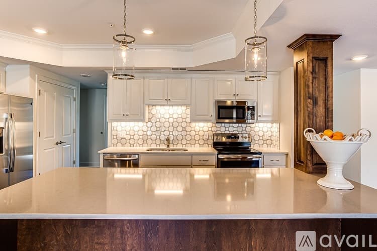 Kansas City Apartment: 4505 Summit St