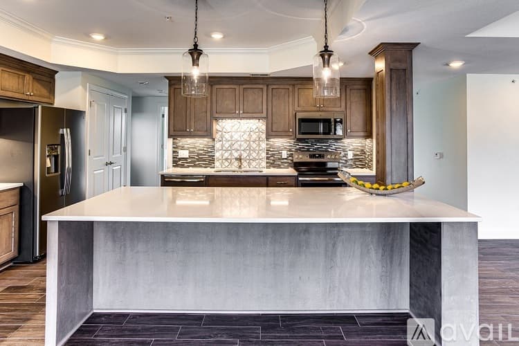 Kansas City Apartment: 4505 Summit St