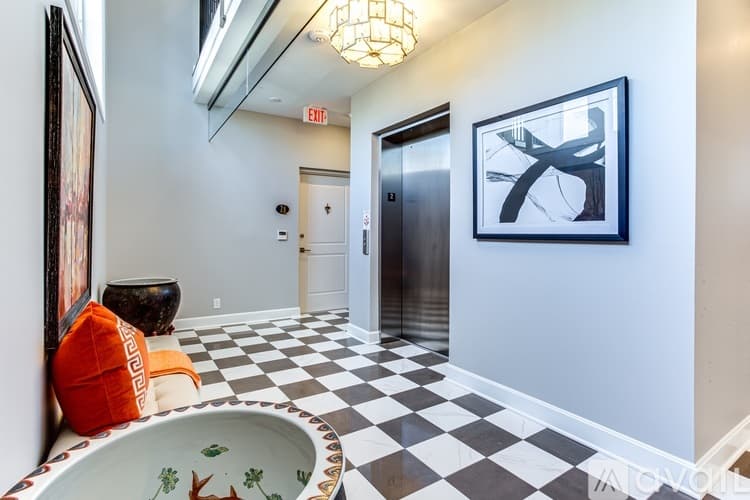 Kansas City Apartment: 4505 Summit St